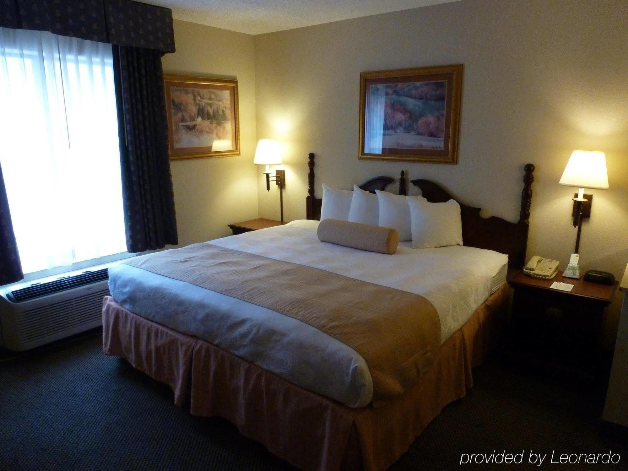Holiday Inn Express & Suites Evansville North By Ihg Warrenton Værelse billede